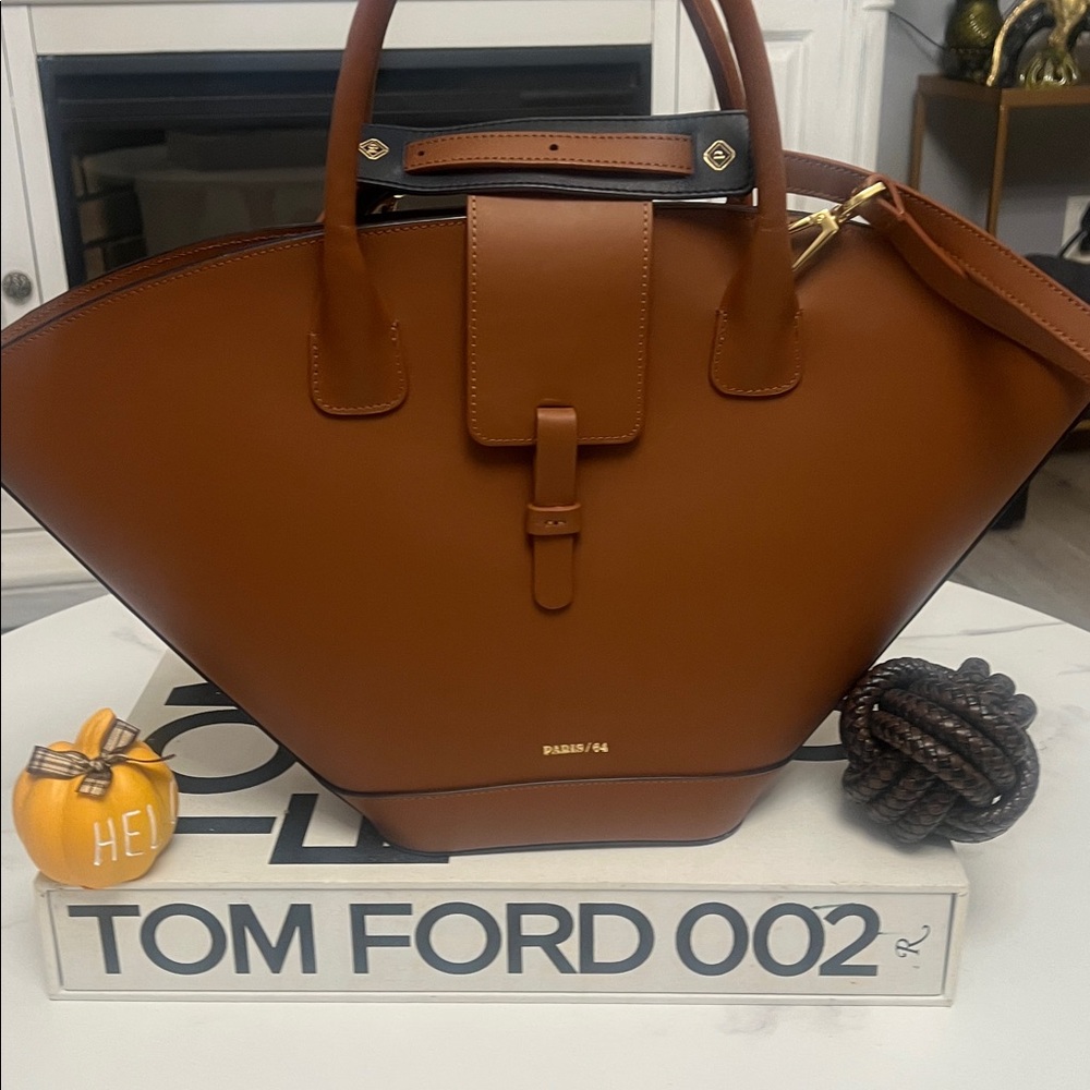 NWOT PARIS 64 Lumière Caramel Bag - Picture 8 of 12